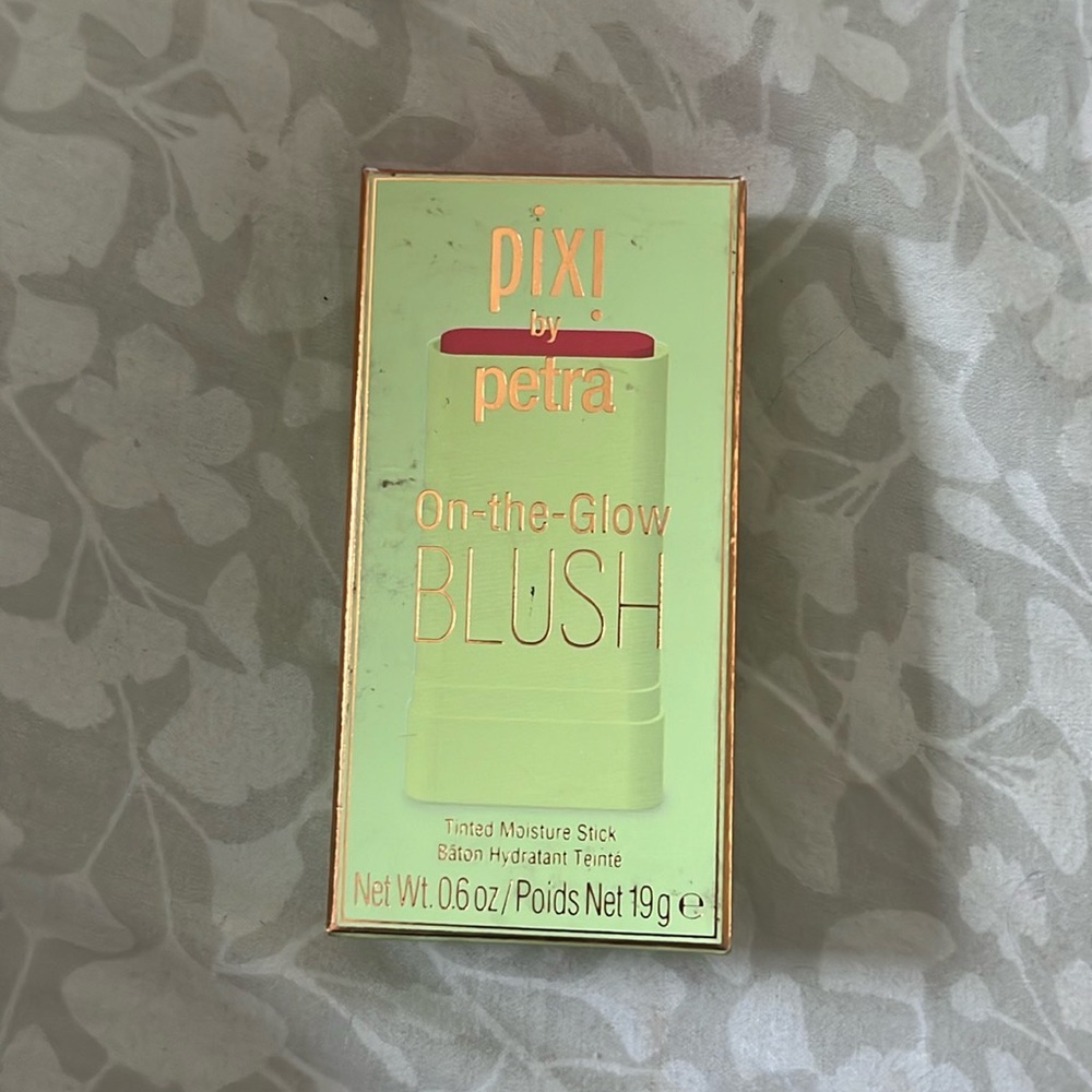Pixi on the glow blush stick in shade ruby.          NEVER BEEN USED.